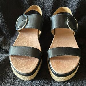 UGG April Black Leather Platform Strappy Sandals Sz8